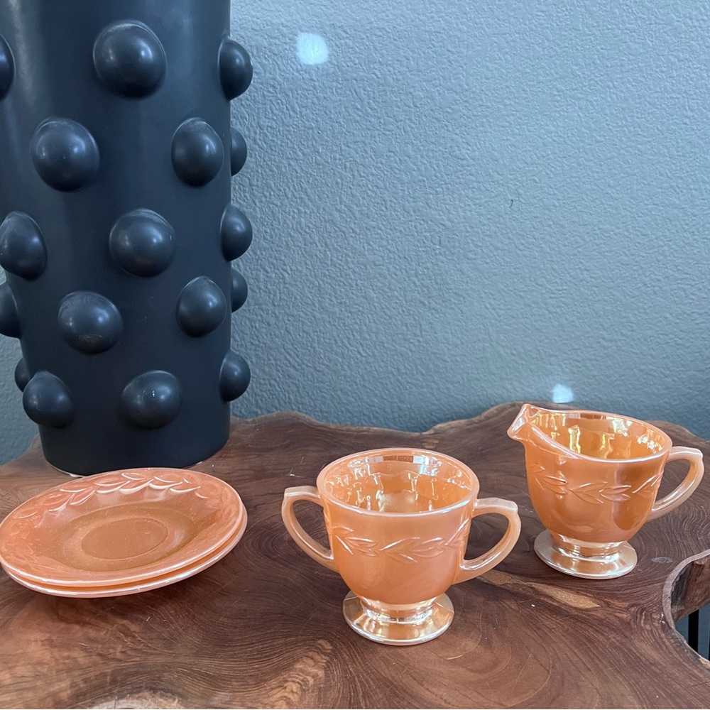 Vintage Fire King cream/ sugar and 2 plate set ☕️